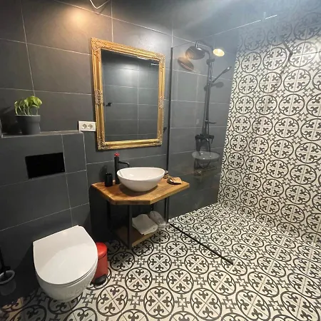 Tomis' Dreams Отель Констанца