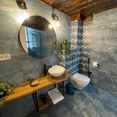 Tomis' Dreams Отель Констанца