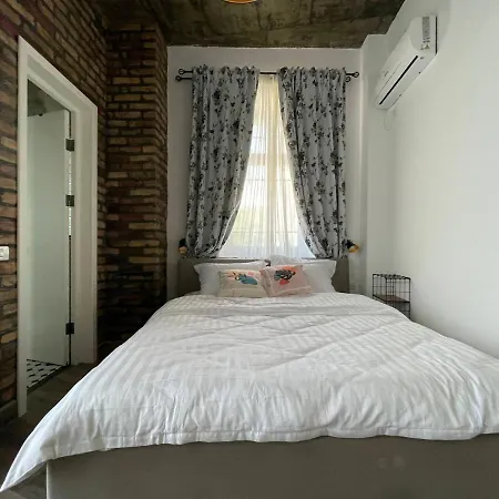 Tomis' Dreams Hotel