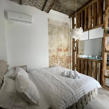 Hotel Tomis' Dreams