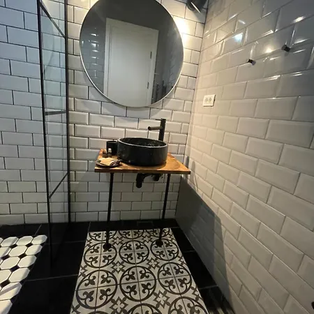 Отель Tomis' Dreams