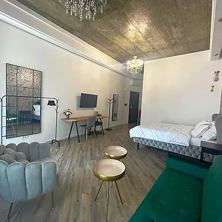 Tomis' Dreams Hotel