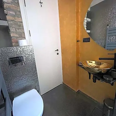 Tomis' Dreams Hotel