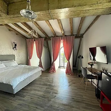 Tomis' Dreams Hotel