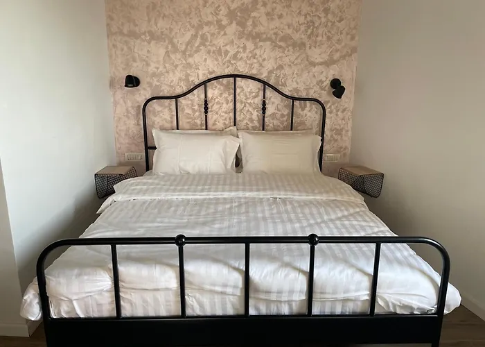 Отель Tomis' Dreams 4*